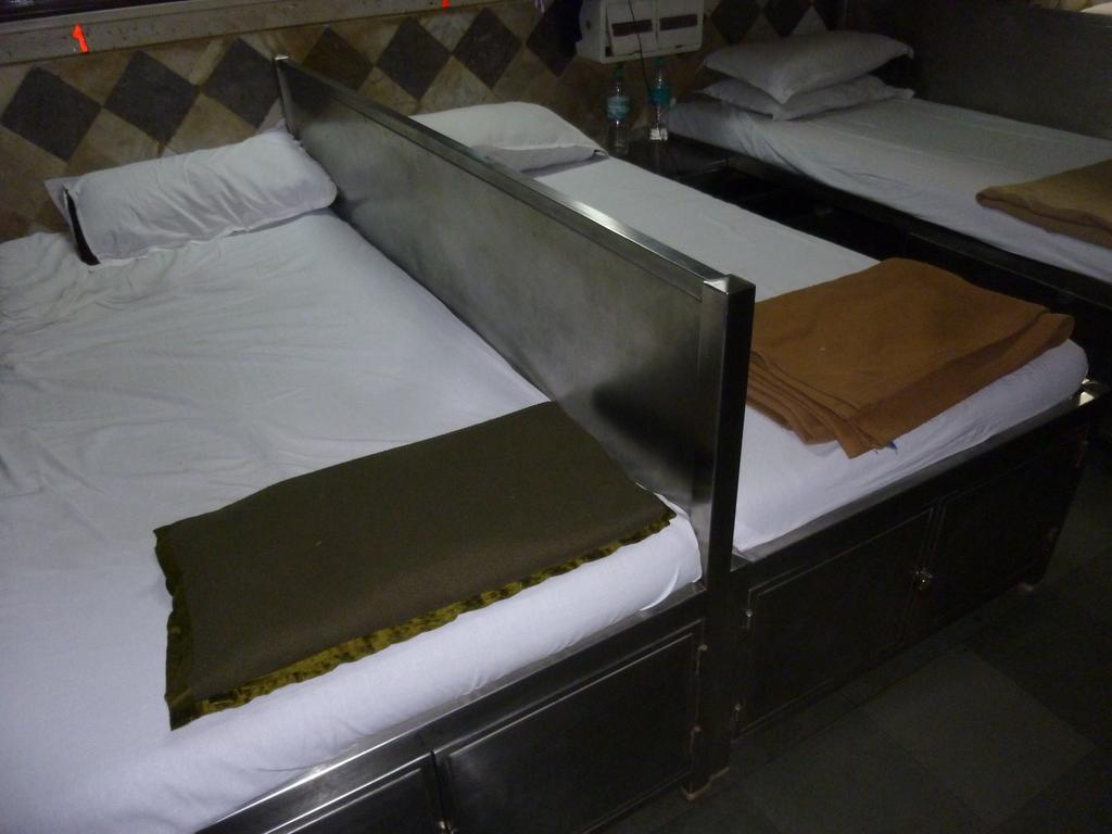 Yadgar Guest House Mumbai Eksteriør bilde