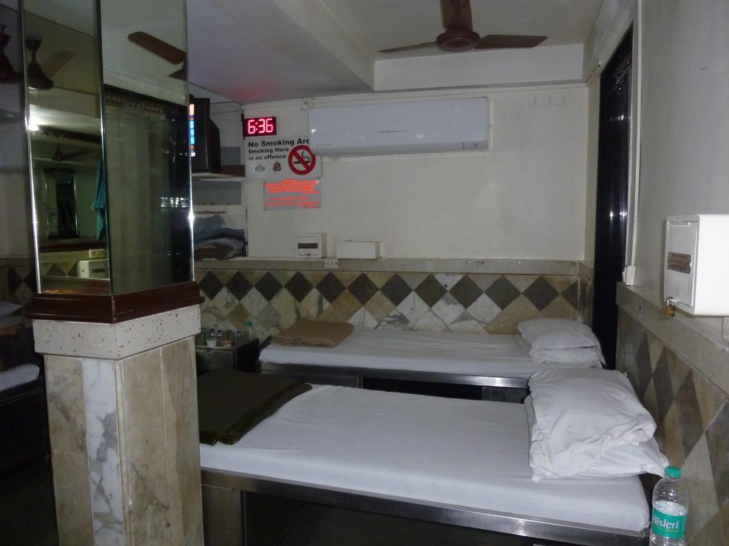 Yadgar Guest House Mumbai Eksteriør bilde