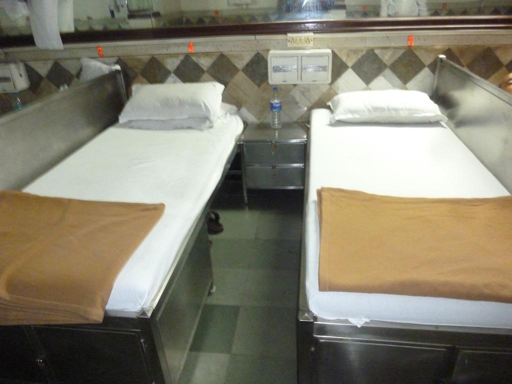 Yadgar Guest House Mumbai Eksteriør bilde