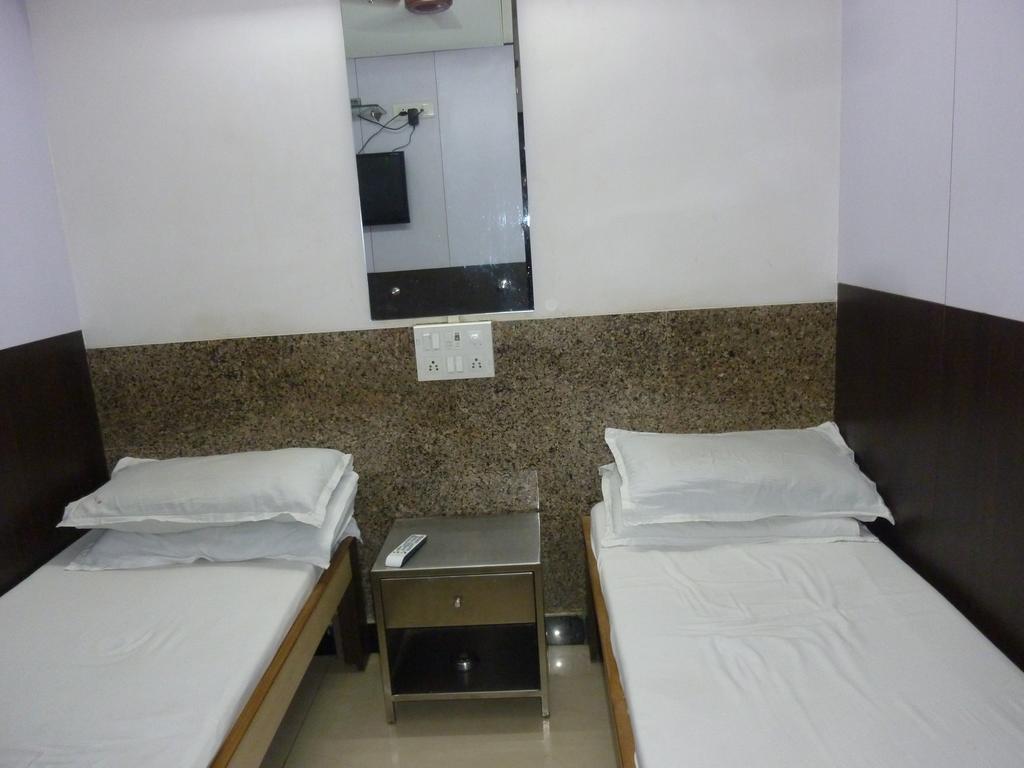 Yadgar Guest House Mumbai Eksteriør bilde